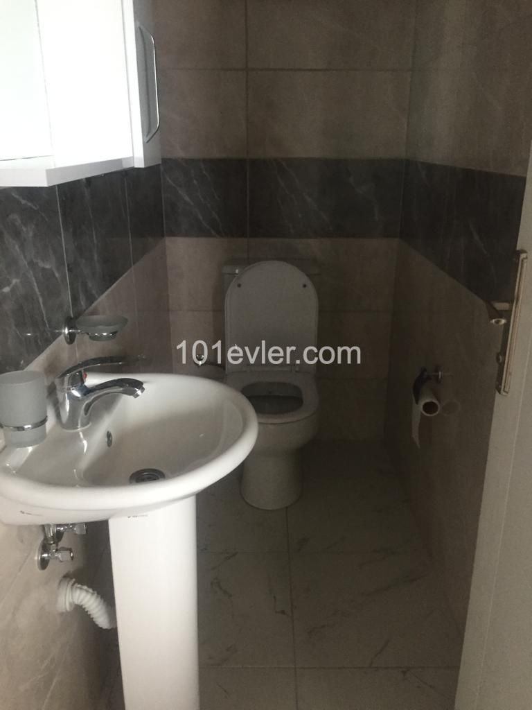 Flat To Rent in Alsancak, Kyrenia