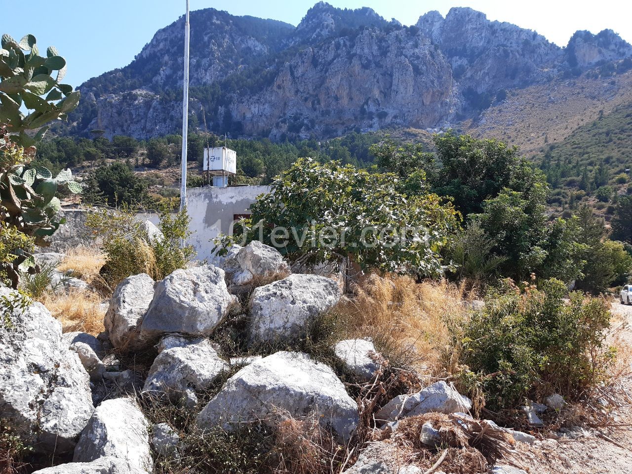 Girne / KARŞIYAKA'da kain YATIRIM ARAZİSİ