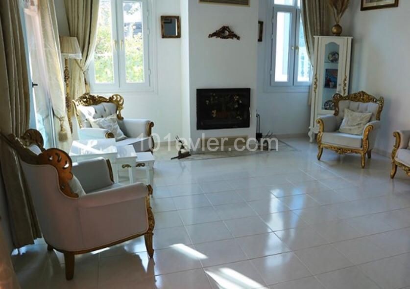 Girne, Zeytinlik 4+1 villa Yüzme 