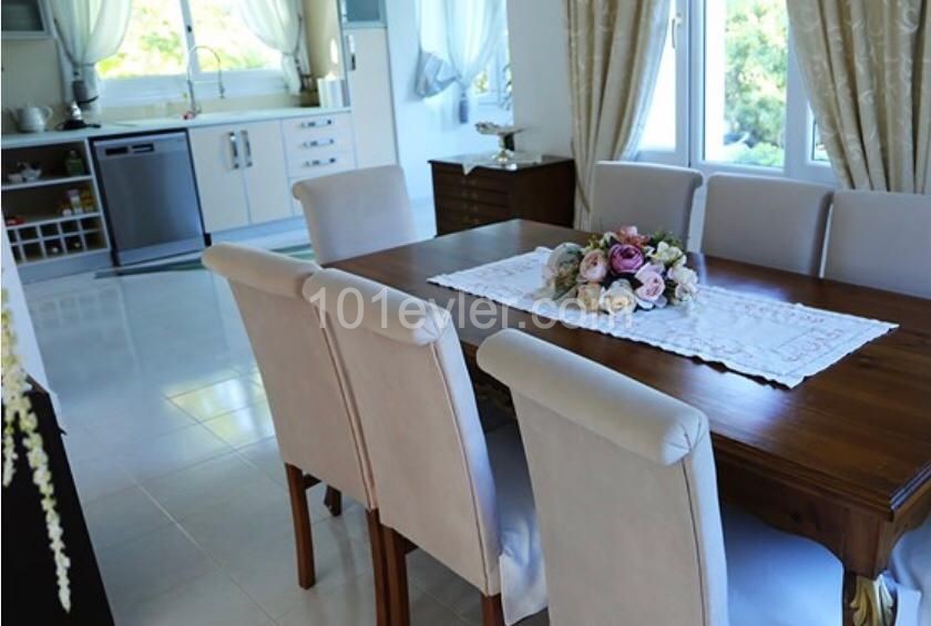 Girne, Zeytinlik 4+1 villa Yüzme 