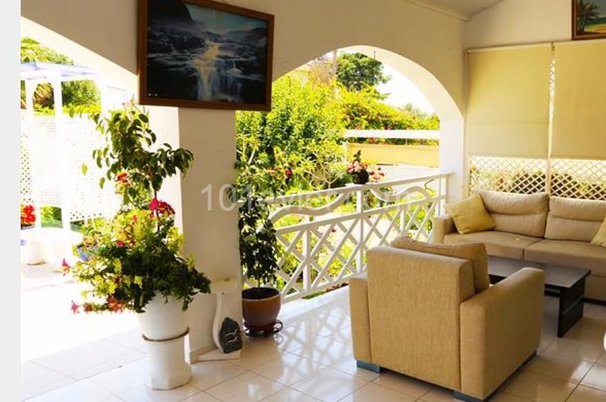 Girne, Zeytinlik 4+1 villa Yüzme 