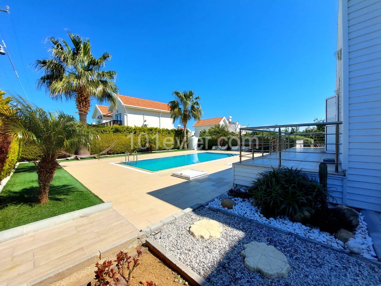 3+1 VILLA ZUM VERKAUF MIT POOL IN KYRENIA KARSIYAKA ** 