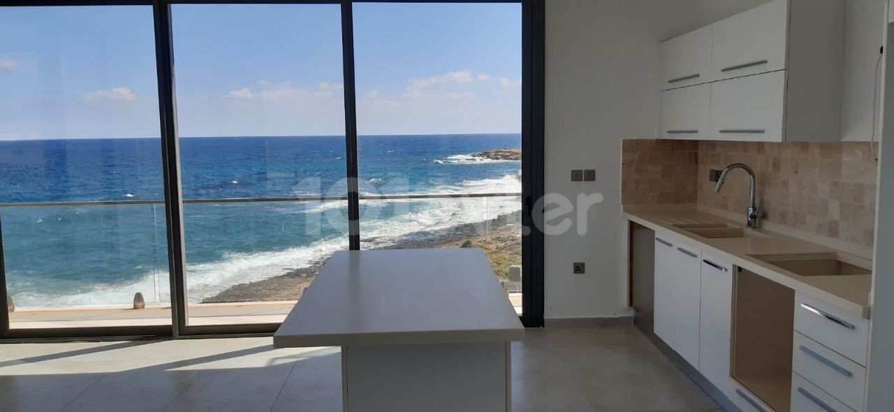 Wunderschöne VILLA 6+1 direkt am Meer in Kyrenia , Karsiyaka , mit Schwimmbad, türkischer KOKANLI ** 