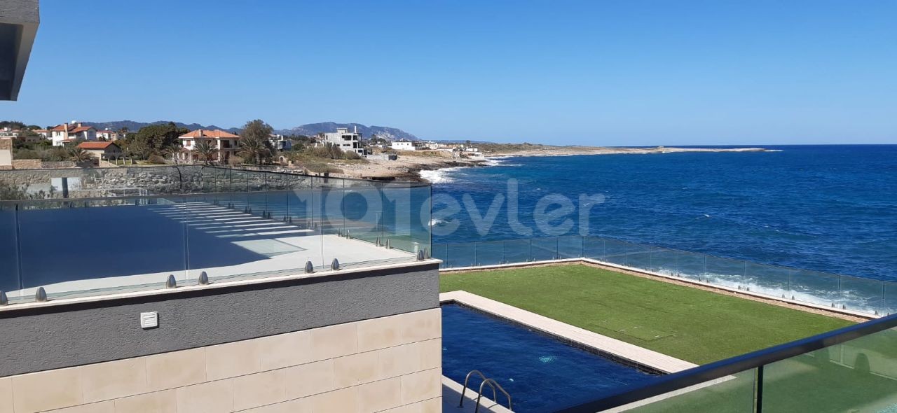 Faboulous Pre 1974 Turkish Title Villa on the beach front with 6 bedrooms and swimming pool