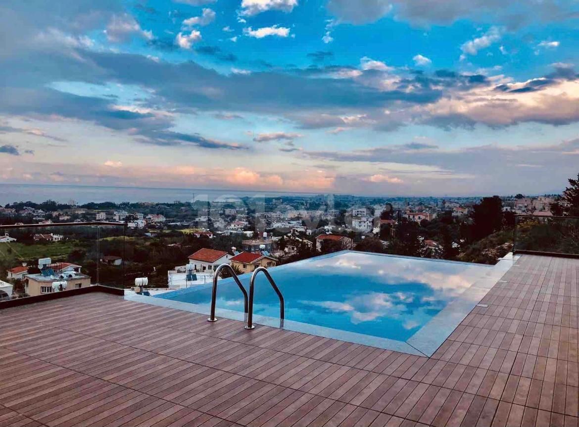 Eine herrliche VILLA mit 3+2 Pools,wo Sie den Sonnenaufgang und Sonnenuntergang in Kyrenia, LAPTA sehen können ** 