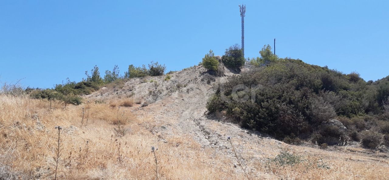 Beautiful plot for building a villa in Karşıyaka village close to the sea