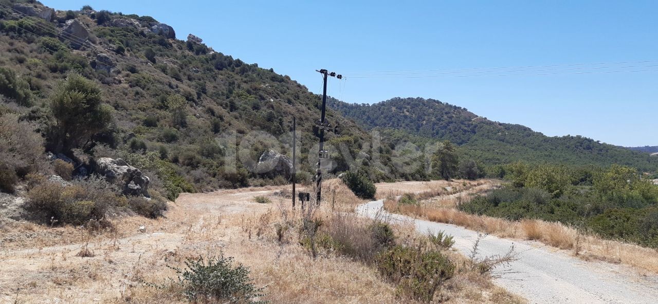 Beautiful plot for building a villa in Karşıyaka village close to the sea