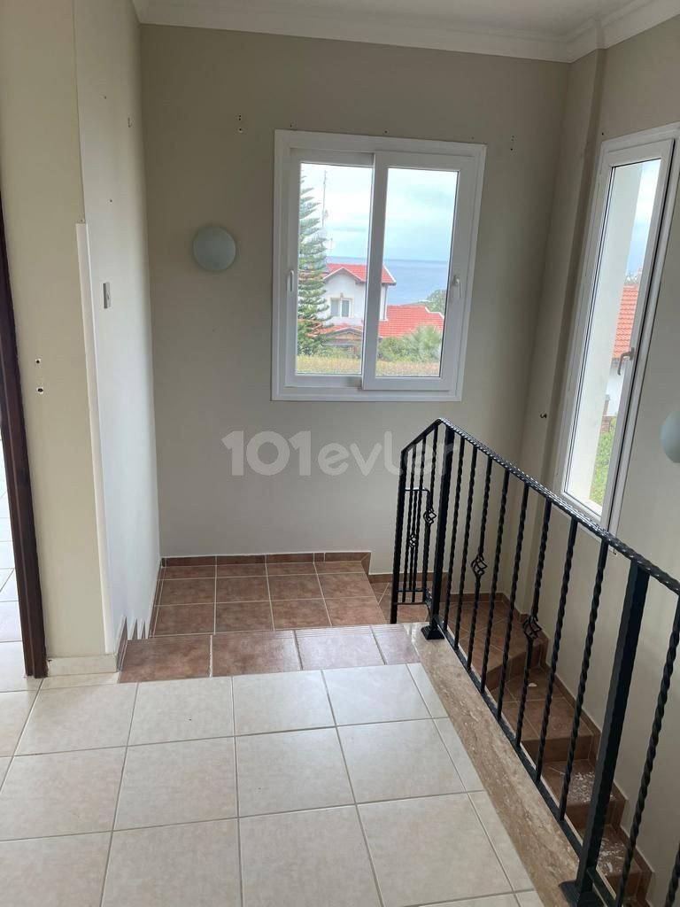 3+1 Villa mit herrlichem Meer-und Bergblick in Kyrenia / Karsiyaka ** 