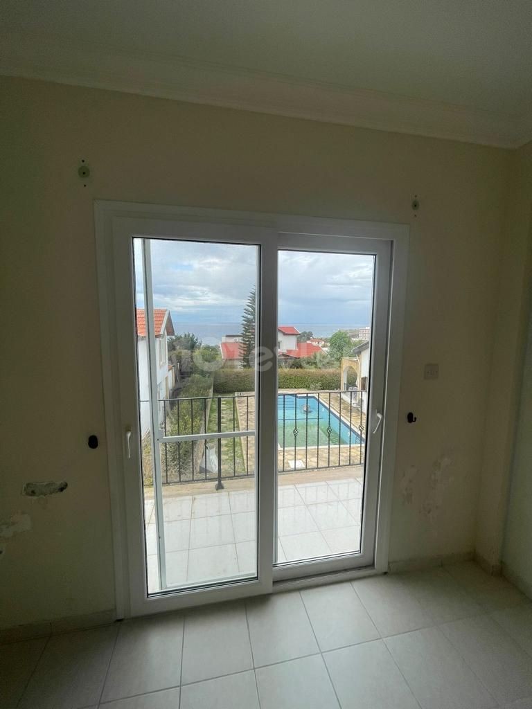 3+1 Villa mit herrlichem Meer-und Bergblick in Kyrenia / Karsiyaka ** 