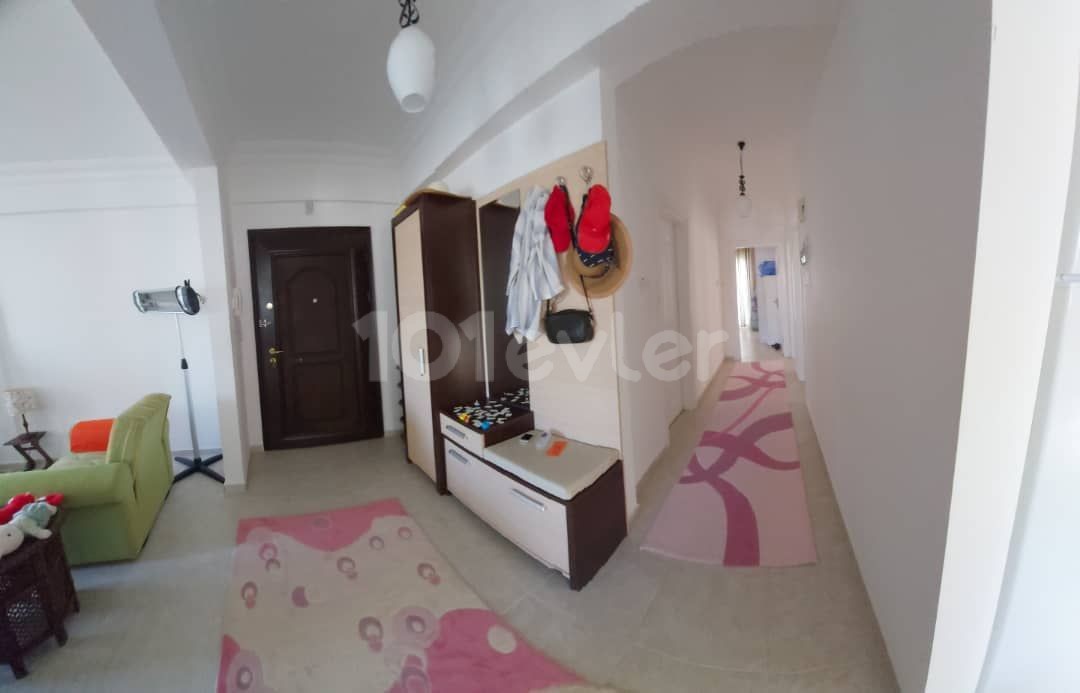 ALSANCAK BÖLGESİNDE NEZİH BİR SİTEDE FULL  EŞYALI 3+1 SATILIK DAİRE