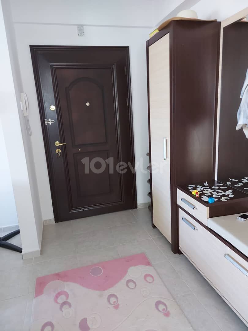 ALSANCAK BÖLGESİNDE NEZİH BİR SİTEDE FULL  EŞYALI 3+1 SATILIK DAİRE