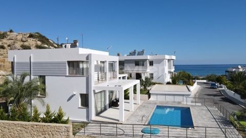 Wunderschöne Villa im Turtle Beach Reservat, ruhigster Ort mit atemberaubendem Blick auf das Meer und die Berge. Null zum Strand, geschlossener Bereich mit privaten Villen. Rufen Sie mich bitte für ein Video an.