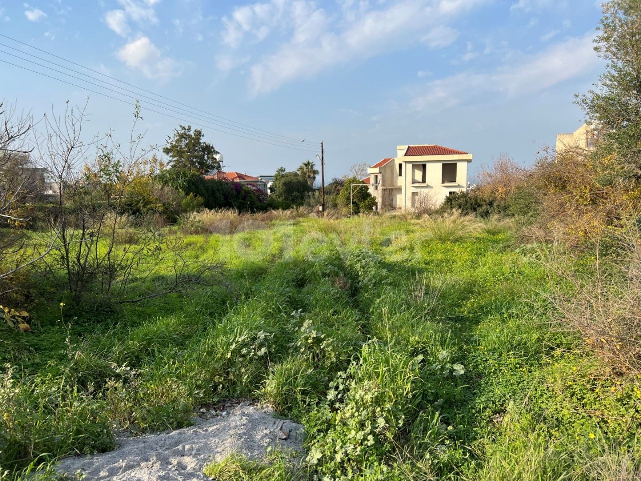 Halbbauvilla mit 5 Schlafzimmern in Çatalköy, Kyrenia