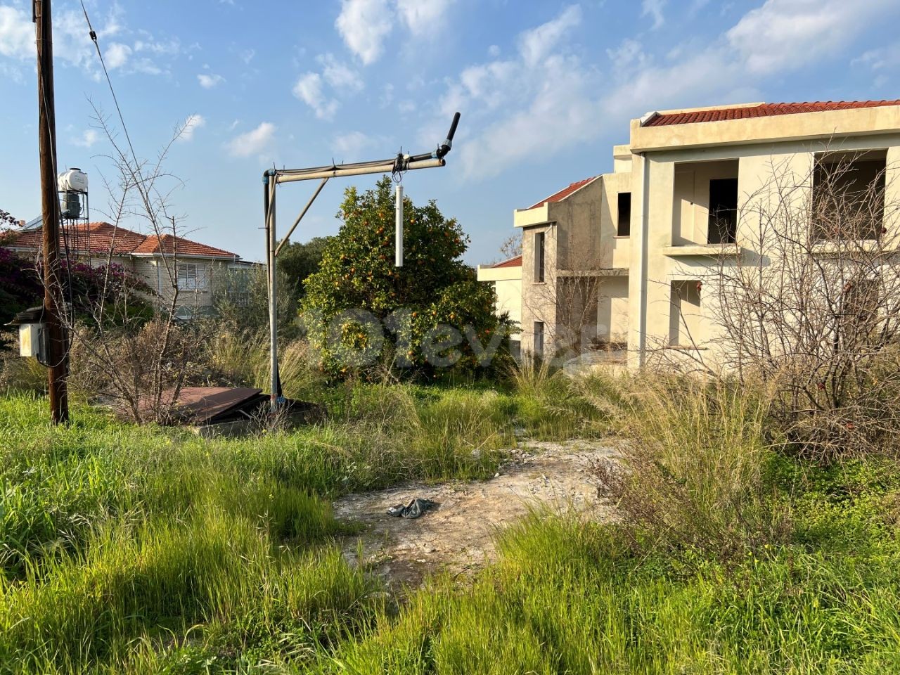 Halbbauvilla mit 5 Schlafzimmern in Çatalköy, Kyrenia