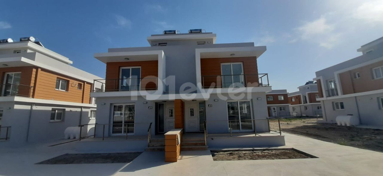 ISKELE LONG BEACH ROYAL SUN ЭЛИТНЫЙ КОМПЛЕКС В ВЕЛИКОЛЕПНОМ МЕСТЕ НА ПРОДАЖУ 3+1 TWIN VILLAS