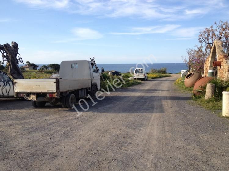 Girne, Lapta'da Denize çok yakın YATIRIMLIK ARSA