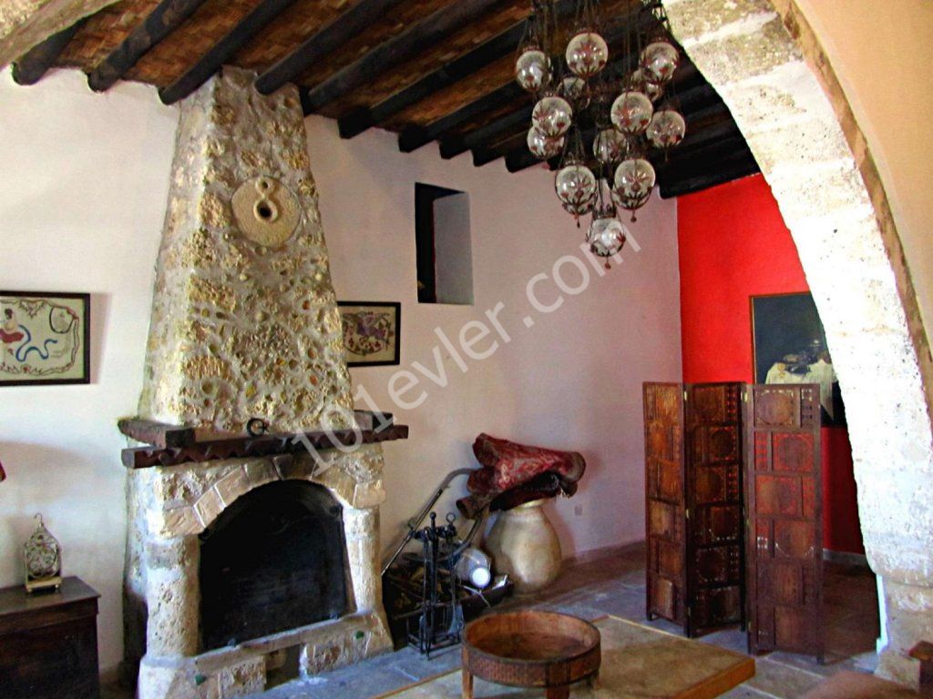 BEAUTIFUL OLD CYPRUS  COTTAGE -  1 BEDROOM / 4 PEOPLE CAPACITY   WITH     Beautiful  GARDEN & FIRE PLACE