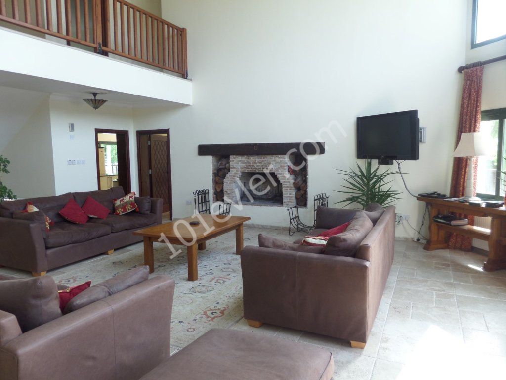 6 BEDROOM WITH ALL EN-SUIT EXCELLENT VILLA WITH EXCELLENT SEA & MOUNTAIN VIEWS