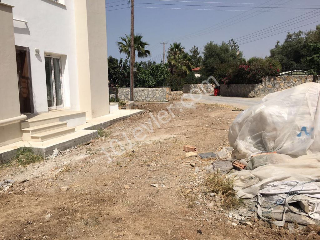 3+1 VILLA in Çatalköy, Kyrenia: Doğan Boransel 0533-8671911