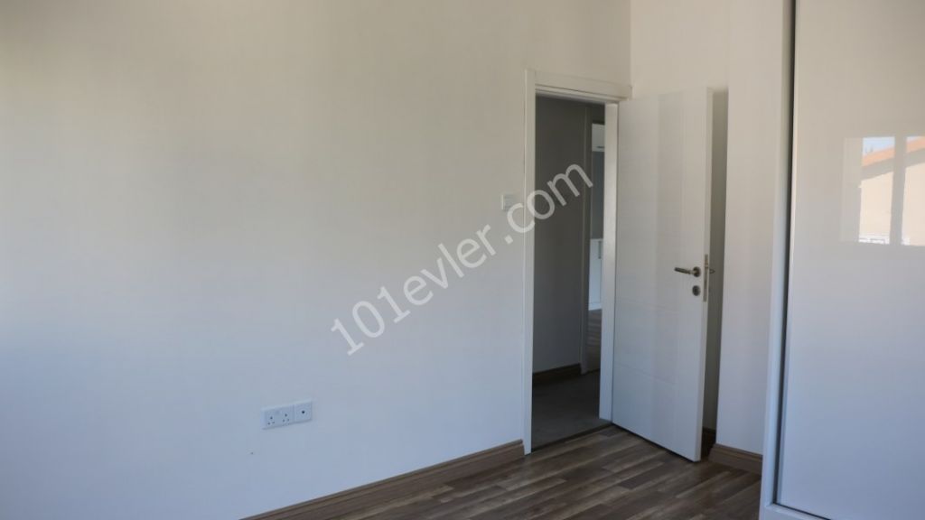 URGENT FOR RENT 2+1 LUXURIOUS  APARTMENT IN KYRENIA CITY CENTER MAINTENANCE INCLUDED : SÜREYYA TEZCAN 0533 857 07 24