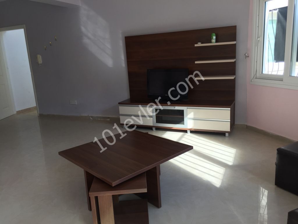 UYGUN FİYATA SATILIK GİRNE LAPTA BÖLGESİNDE 3+1 DAİRE: SÜREYYA TEZCAN 0533 857 07 24