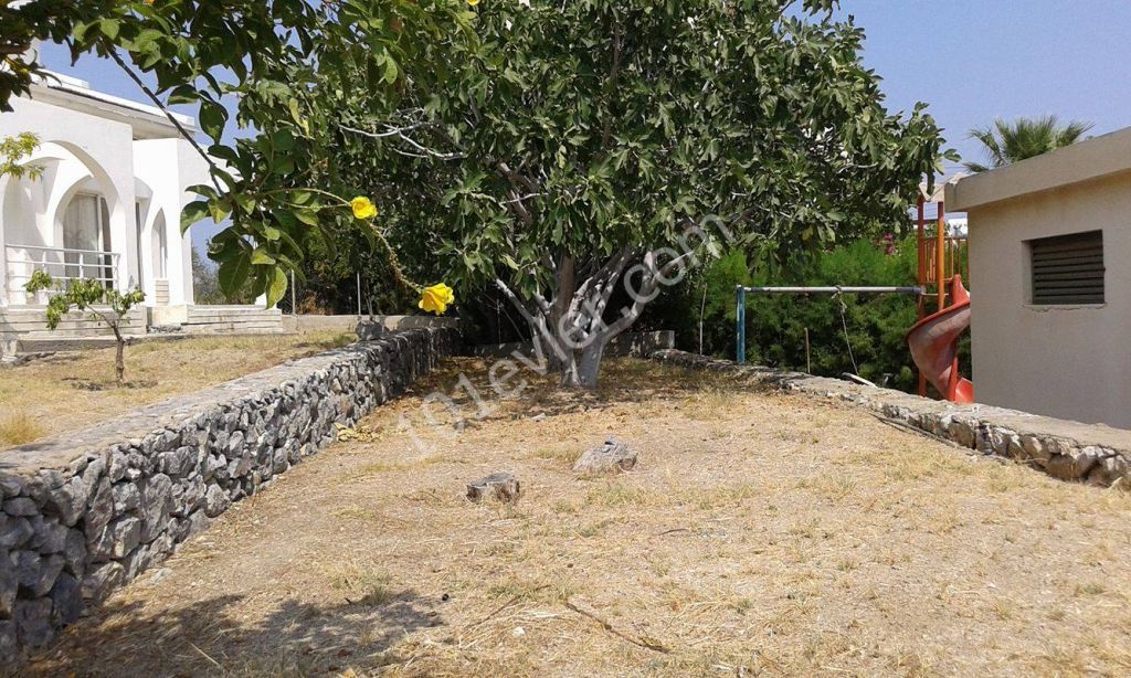 URGENT FOR SALE KYRENIA AREA FOR SALE BUNGALOWS