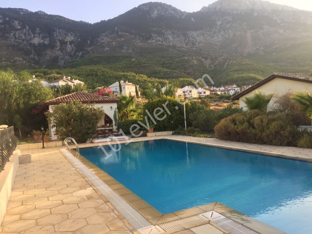 URGENT FOR SALE KYRENIA LAPTA AREA 3+1 BUNGALOW WITH SWIMMING POOL AND BEAUTIFUL SEA AND MOUNTAIN VIEWS: DOĞAN BORANSEL 0533 867 19 11