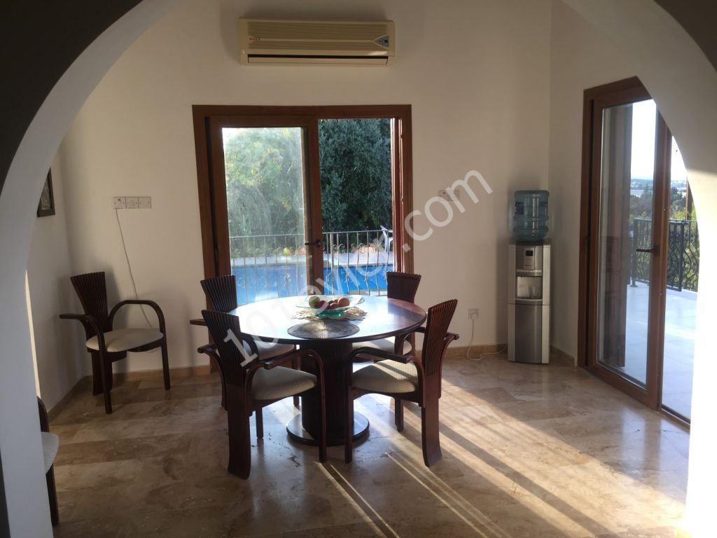 DRINGENDER VERKAUF IN KYRENIA LAPTA REGION 3+1 POOLBUNGALOW MIT SEHR SCHÖNEM MEER- UND BERGBLICK DOĞAN BORANSEL 05338671911