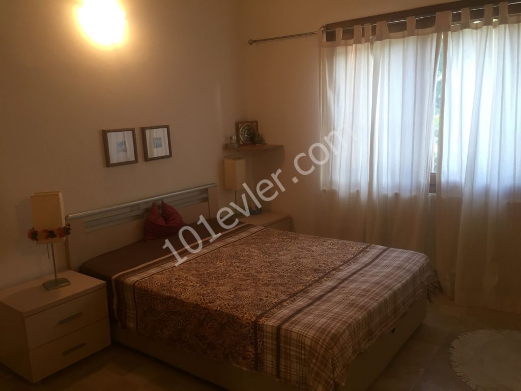 DRINGENDER VERKAUF IN KYRENIA LAPTA REGION 3+1 POOLBUNGALOW MIT SEHR SCHÖNEM MEER- UND BERGBLICK DOĞAN BORANSEL 05338671911