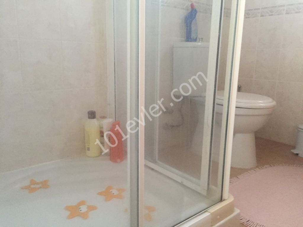 ACİL SATILIK GİRNE LAPTA BÖLGESİNDE 3+1 HAVUZLU ÇOK GÜZEL DENİZ VE DAĞ MANZARALARA SAHİP BUNGALOW  DOĞAN BORANSEL 05338671911