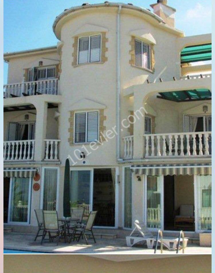 A stunnıng 6 bedroom Vılla ın Çatalkoy