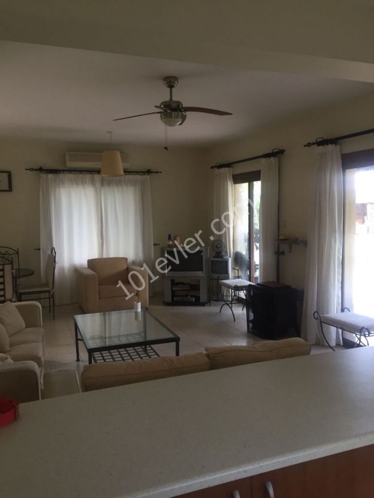 3+1 DOPPELVILLA MIT GEMEINSAMEM POOL IN KYRENIA ÇATALKÖY: DOĞAN BORANSEL 0533-8671911