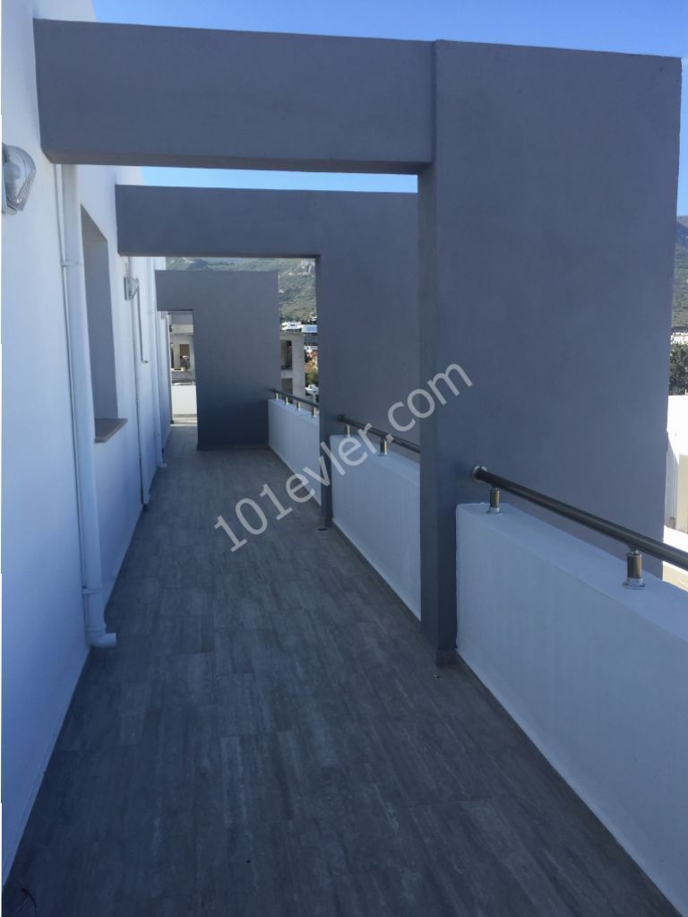 3 BEDROOM PENTHOUSE WITH UNINTRRUPTABLE VIEWS OF KYRENIA- AS SOLE AGENT