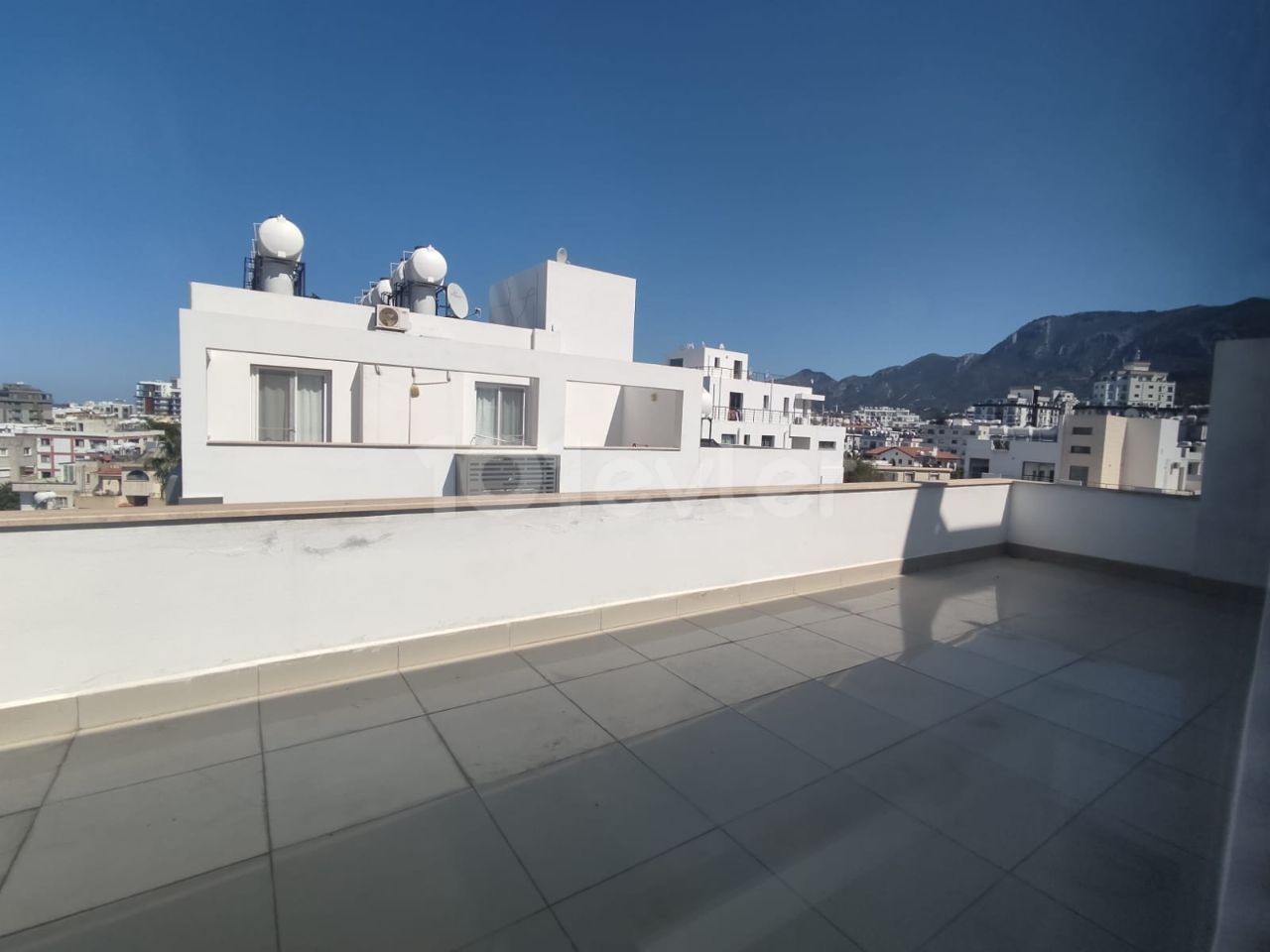 2+1 Penthose Apartment Near the Stops in the Center of Kyrenia ** 