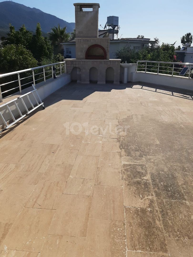 Girne Alsancak Bölgesinde Satılık villa