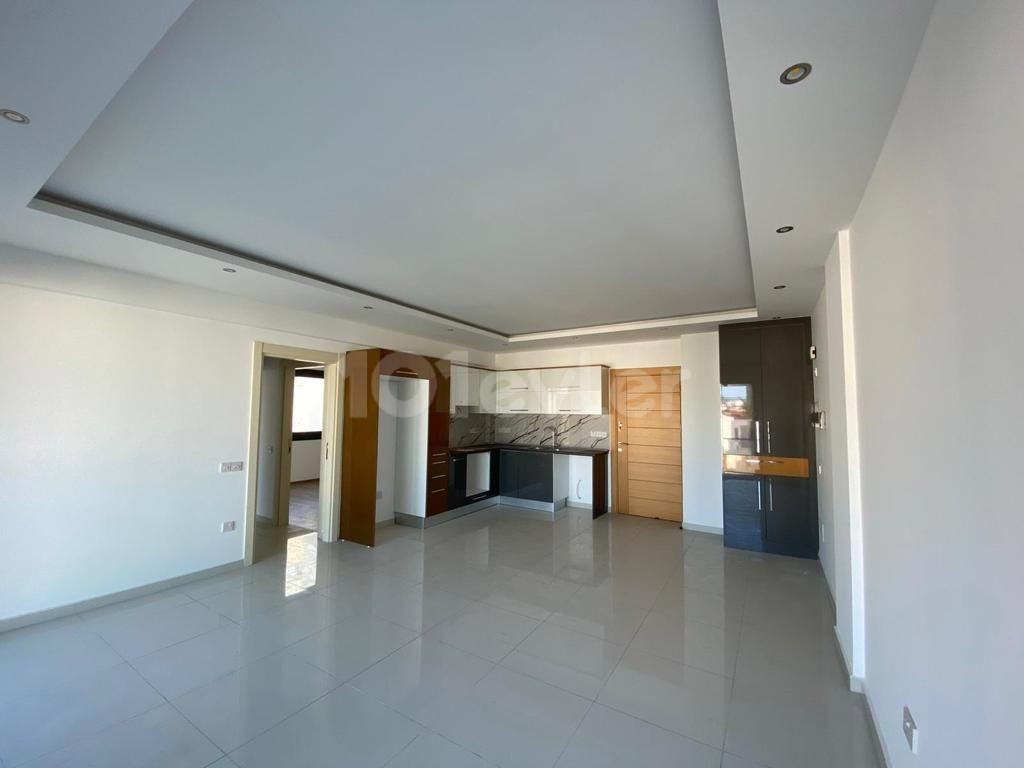 2+1 Zero Apartment in a New Building in Central Kyrenia