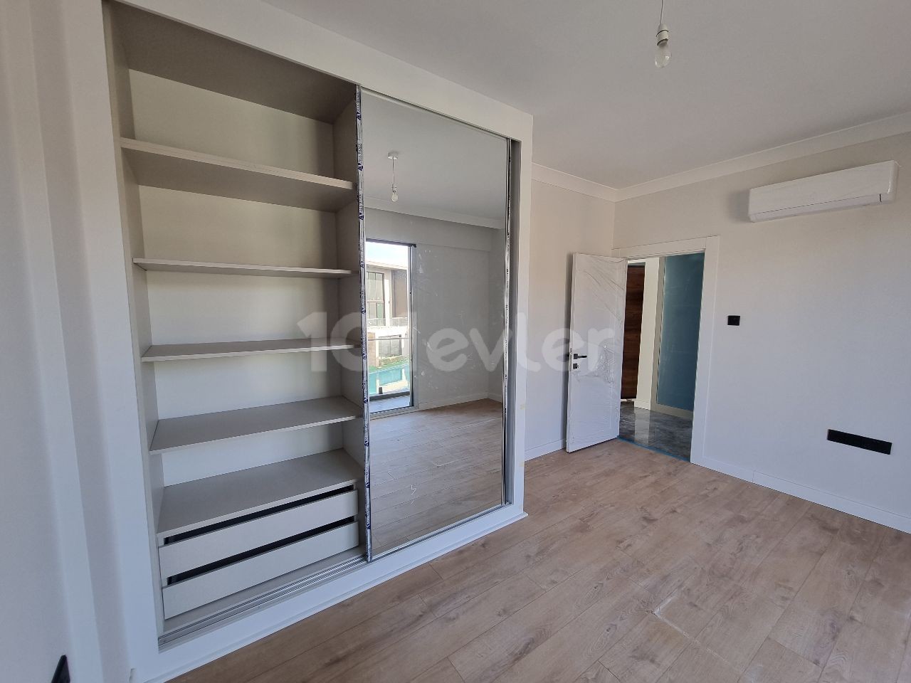 3+1 flat for sale in Girne Karaoğlanoğlu area