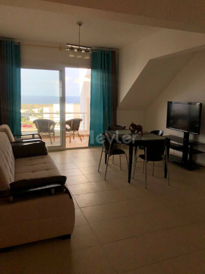 Luxury 2+1 penthouse 🔥 ⛰Tatilsu 🌊Panoramic sea and mountain views 360* ⛱Large private roof terrace 🌴 Well maintained, clean green area as complex:   -Pool (large, for children) -Indoor winter pool -Gym -Sauna -Restaurant  