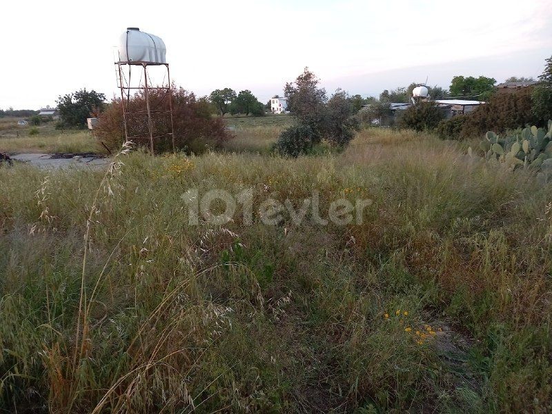 2+1 detached prefabricated new house in the village of Sipahi in a 4 decare garden, unfurnished. The water well is for sale with active submersible and storage system installed, suitable for all kinds of investments.