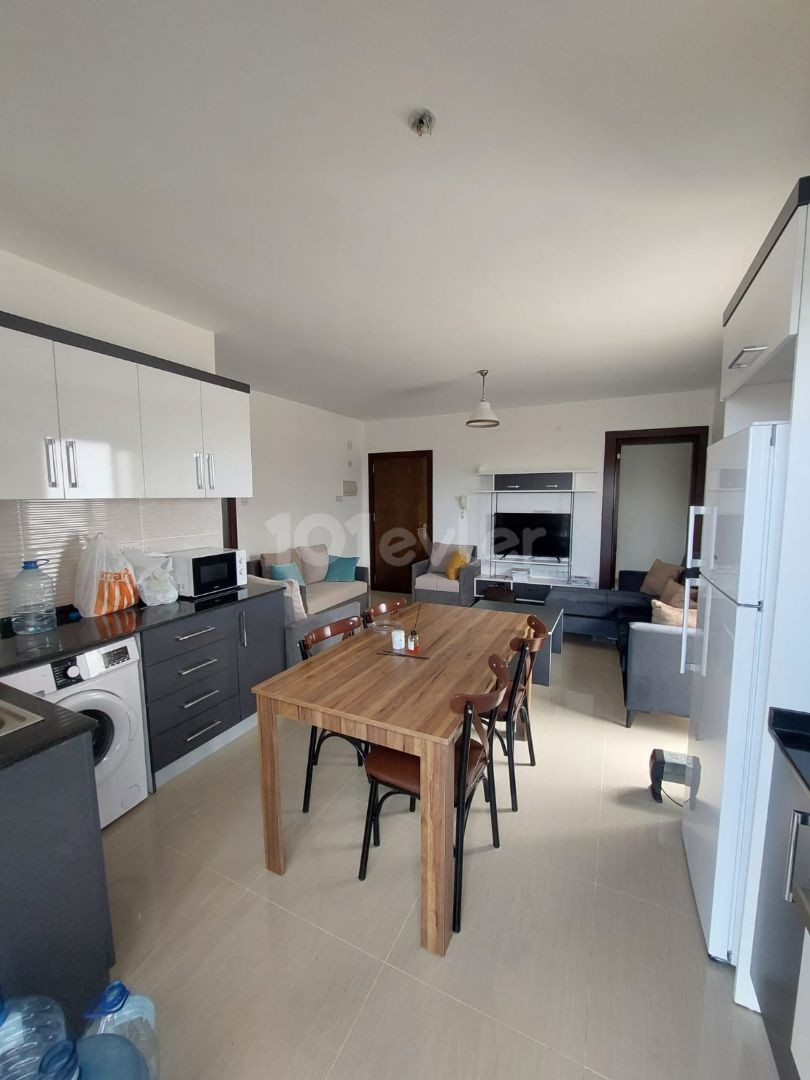 Komplett möblierte 2+1 Penthouse-Wohnung zum Verkauf mit Meerblick an der Salamis Road, Nordzypern Famagusta