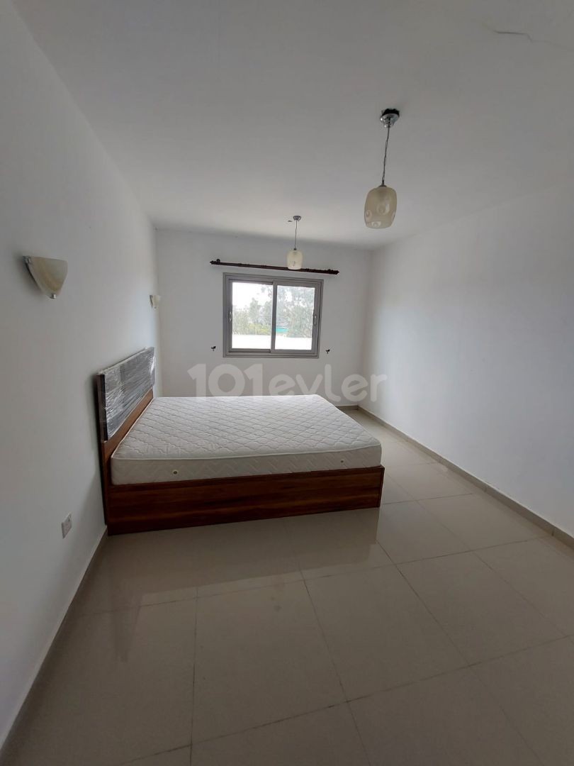 Komplett möblierte 2+1 Penthouse-Wohnung zum Verkauf mit Meerblick an der Salamis Road, Nordzypern Famagusta