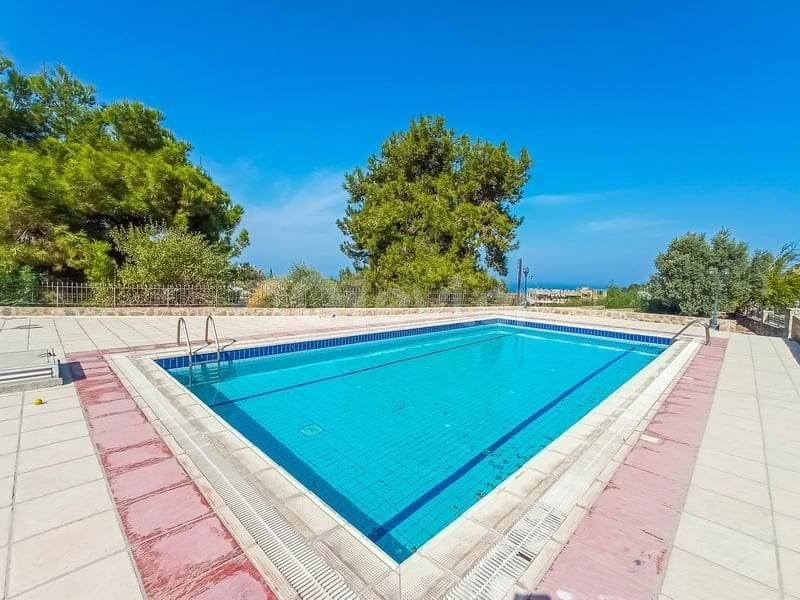 Freistehende 2 + 1 Villa Mit Gemeinschaftspool Mit Meerblick In Kyrenia Chatalköy 119000 Stg ** 