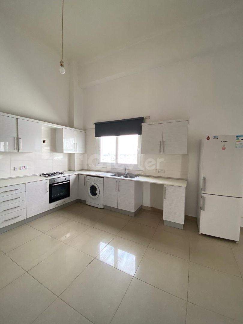 3+1 Wohnung Zu vermieten in Nikosia Kucuk Kaymakli 4800 TL ** 