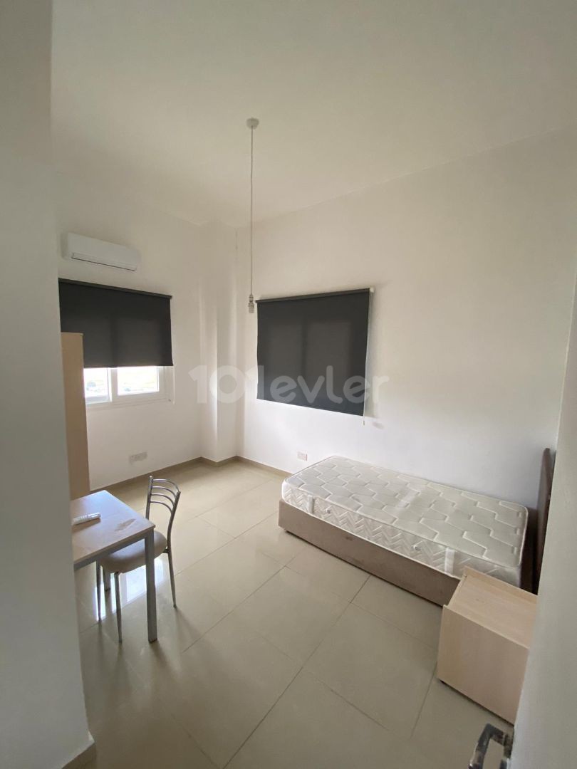 3+1 Wohnung Zu vermieten in Nikosia Kucuk Kaymakli 4800 TL ** 