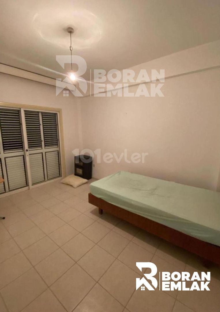 3+1 Wohnung zur Miete in Nikosia Dereboyu 5500 TL ** 