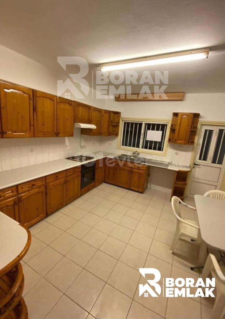 3+1 Wohnung zur Miete in Nikosia Dereboyu 5500 TL ** 