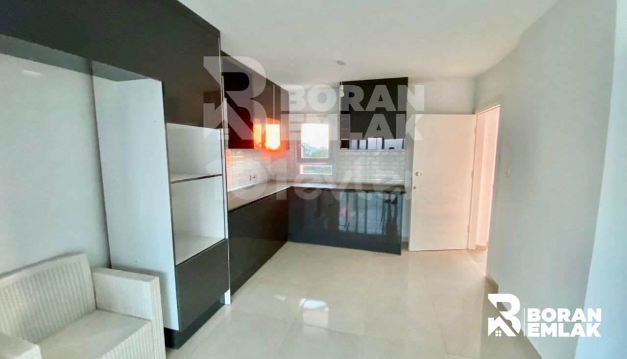 2+1 Penthouse zum Verkauf in Nikosia kleine Kaymakli 63,000 Stg ** 