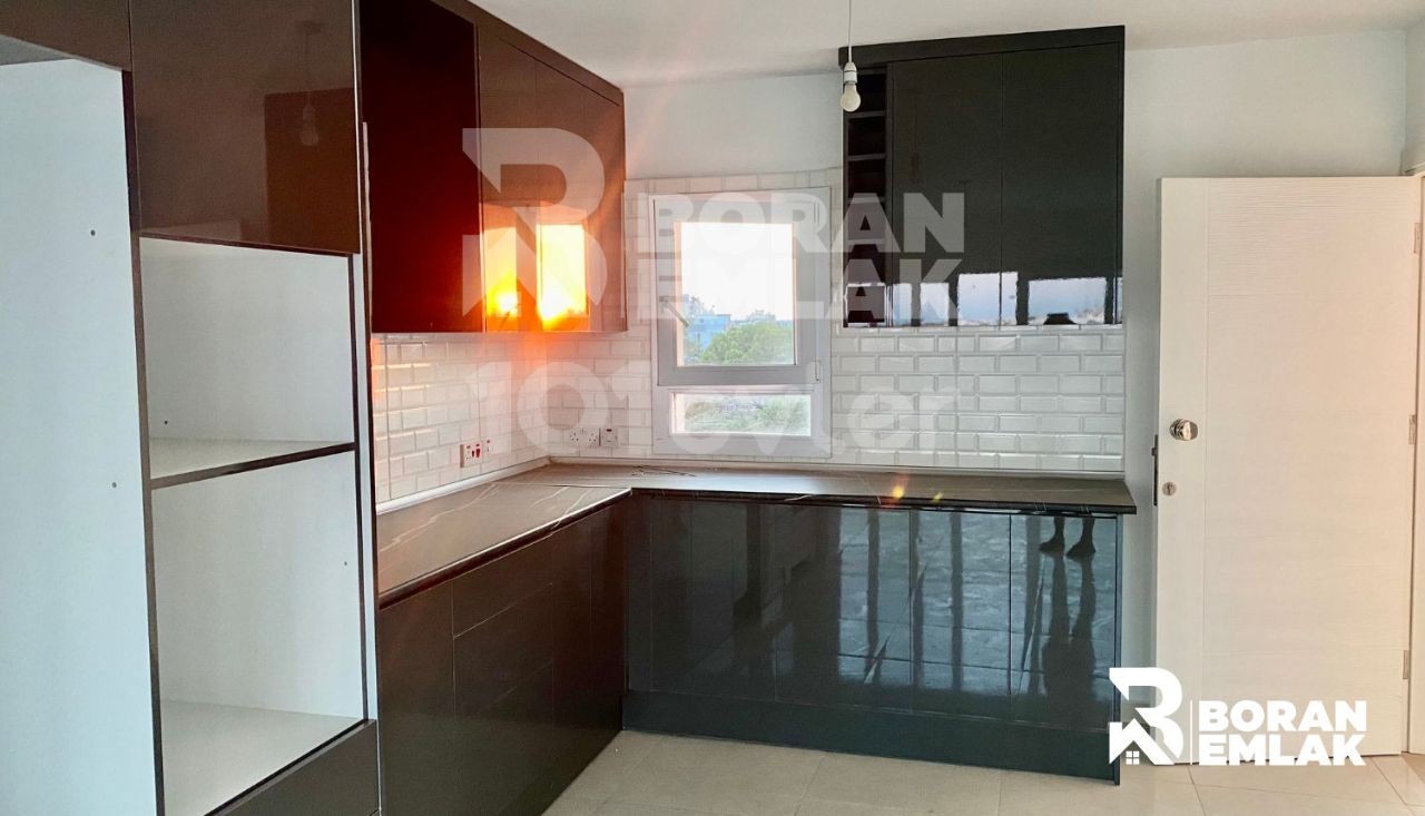 2+1 Penthouse zum Verkauf in Nikosia kleine Kaymakli 63,000 Stg ** 