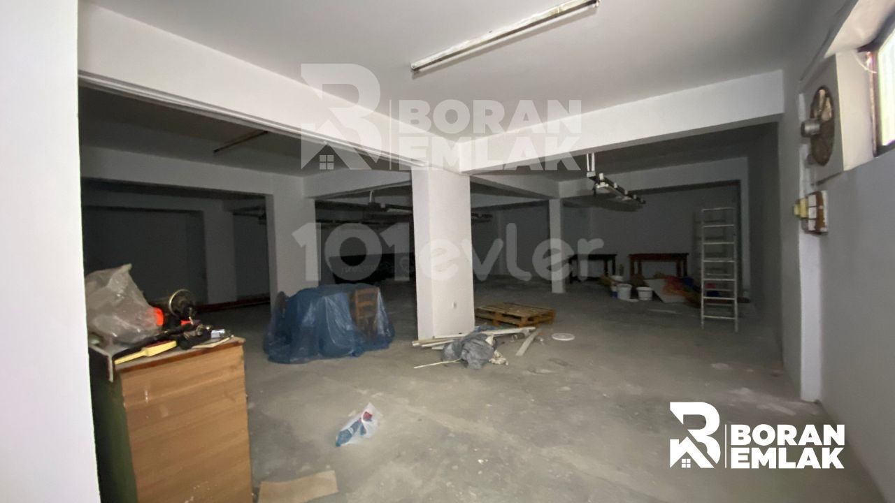 Dereboyu'nda  Ana Cadde Uzerinde Satilik 300 m2 Depo/ Is Yeri 