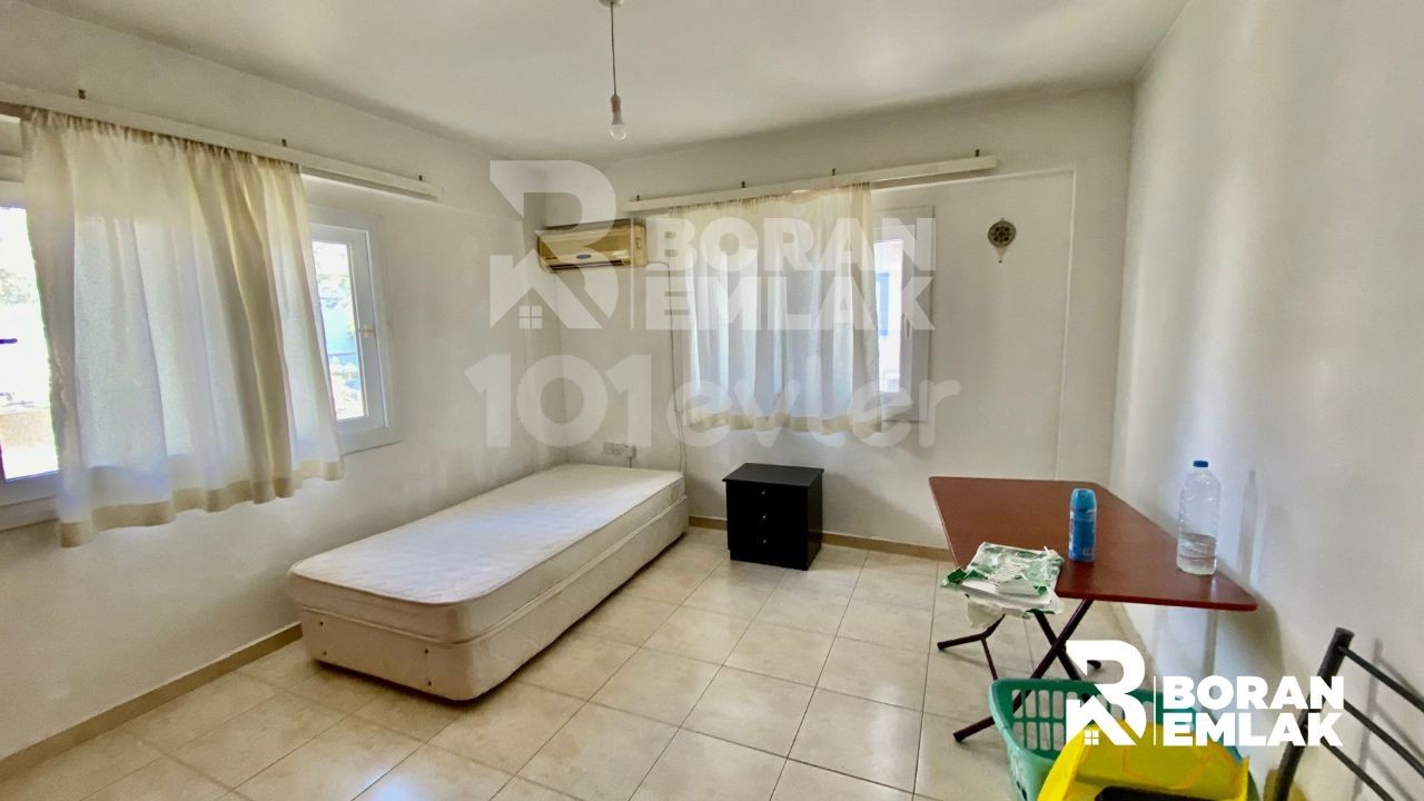 Flat For Rent In Kyrenia City Center 575 GBP (Next to Kyrenia Gloria Jean's / Pascucci ) 